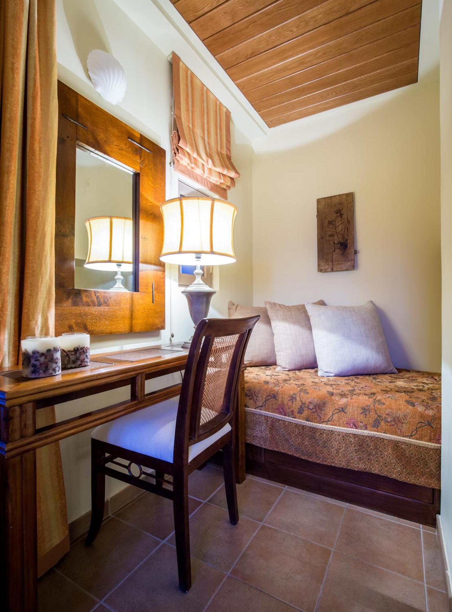 ניאה אפידאורוס Elia Junior Suite In Epidavros With Shared Pool מראה חיצוני תמונה